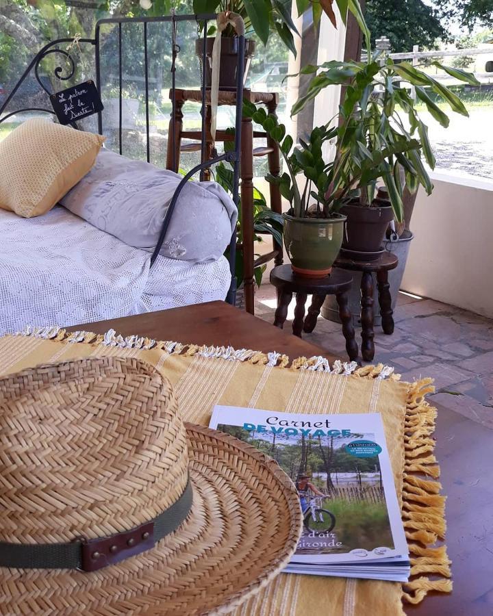 Roulotte Fleur Des Champs Vila Sigalens Exterior foto