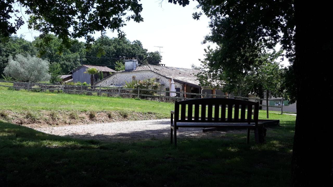 Roulotte Fleur Des Champs Vila Sigalens Exterior foto