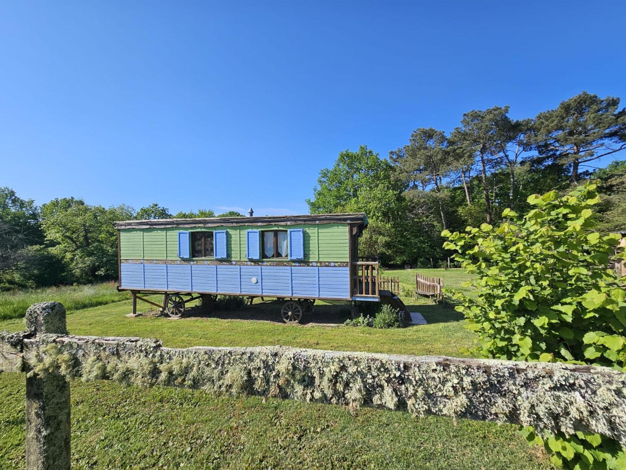 Roulotte Fleur Des Champs Vila Sigalens Exterior foto