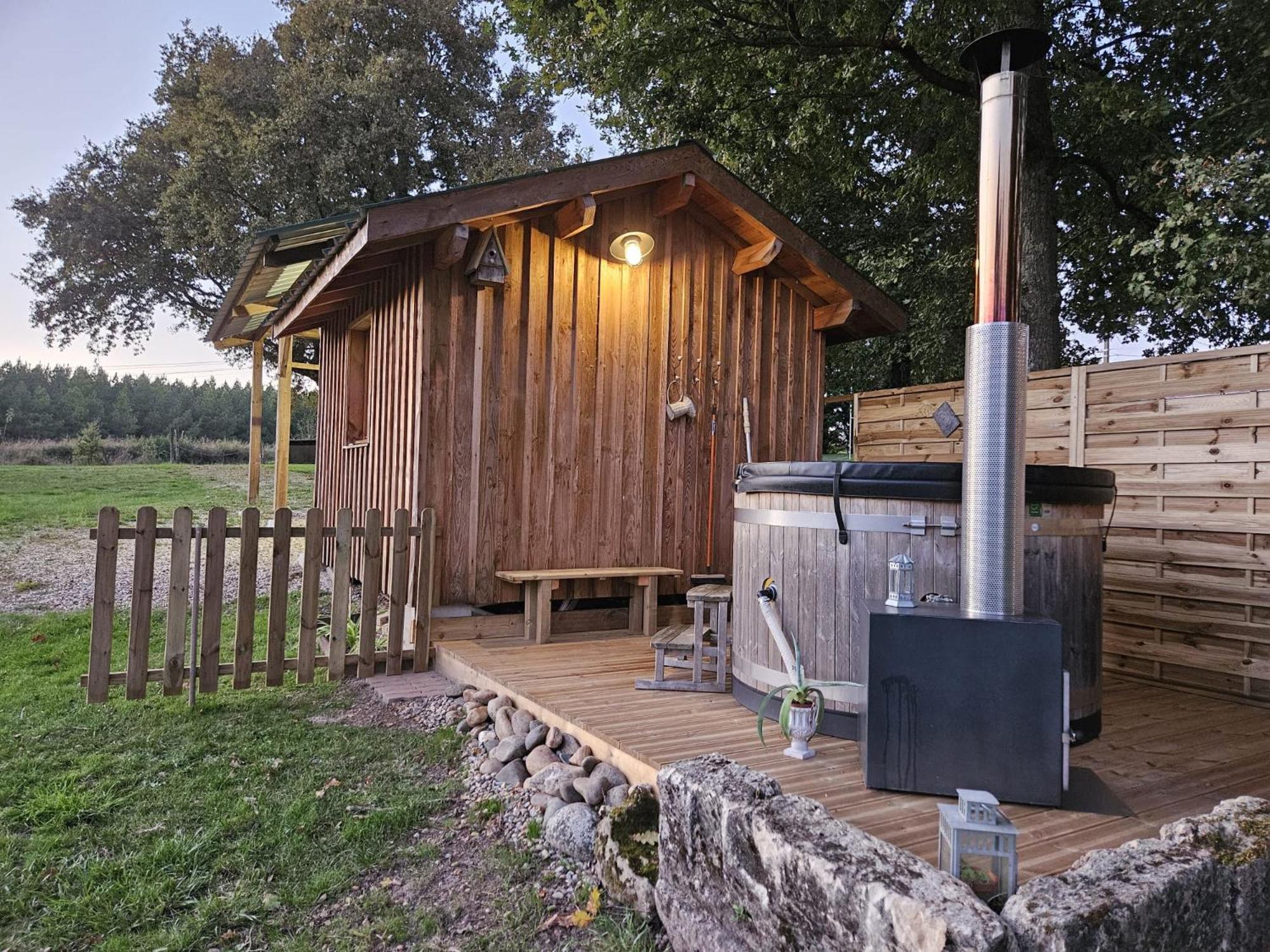 Roulotte Fleur Des Champs Vila Sigalens Exterior foto